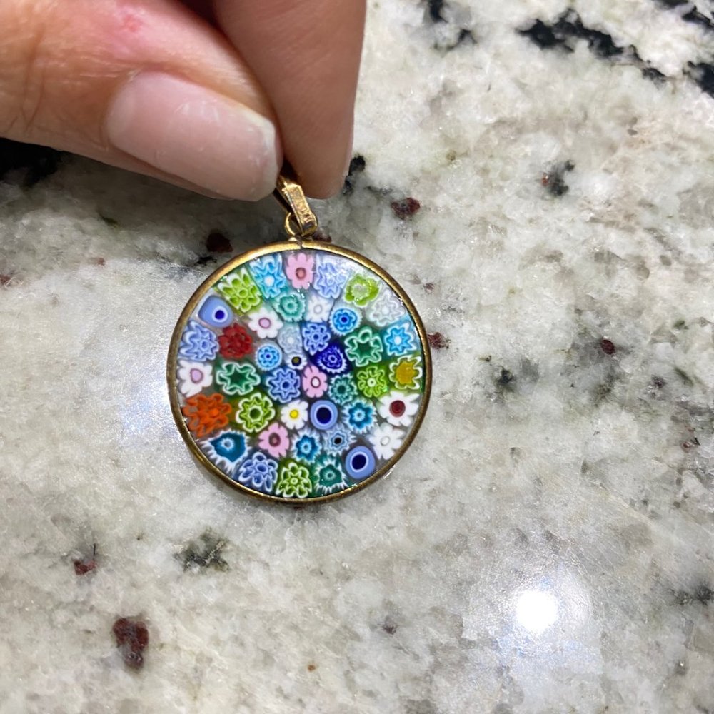 MultiColor Pendant - Picture 2 of 7
